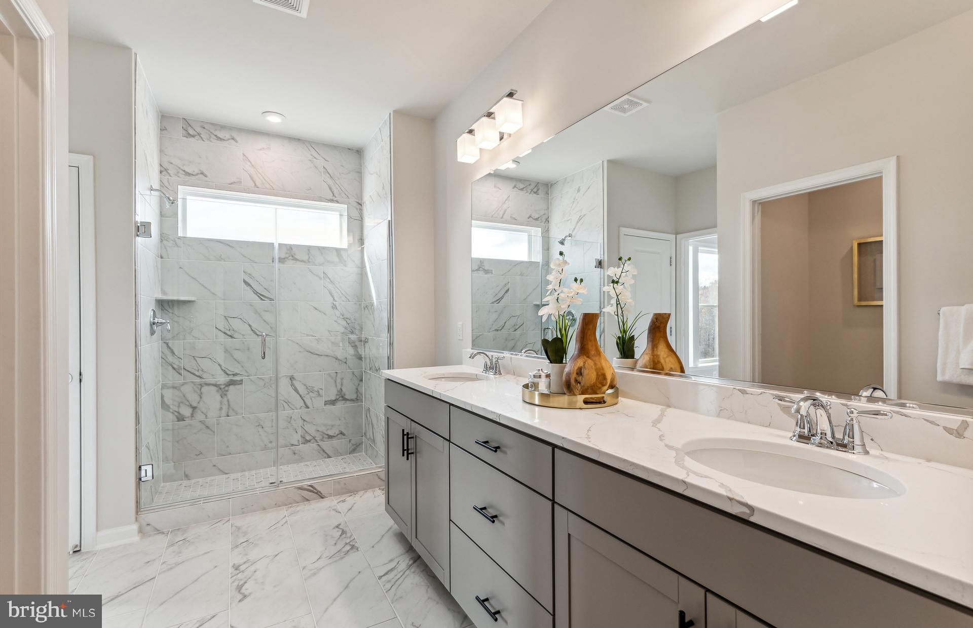 TILLETT'S VIEW - Residential