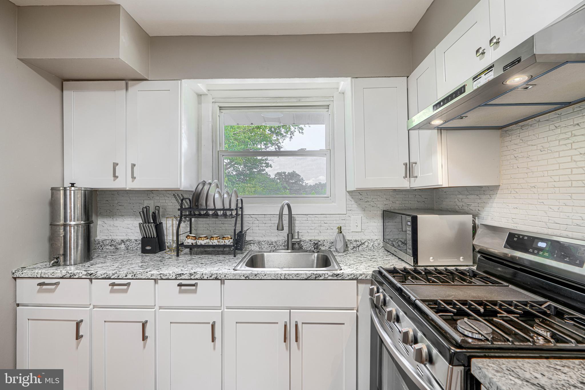 THORNEWOOD PARK - Residential