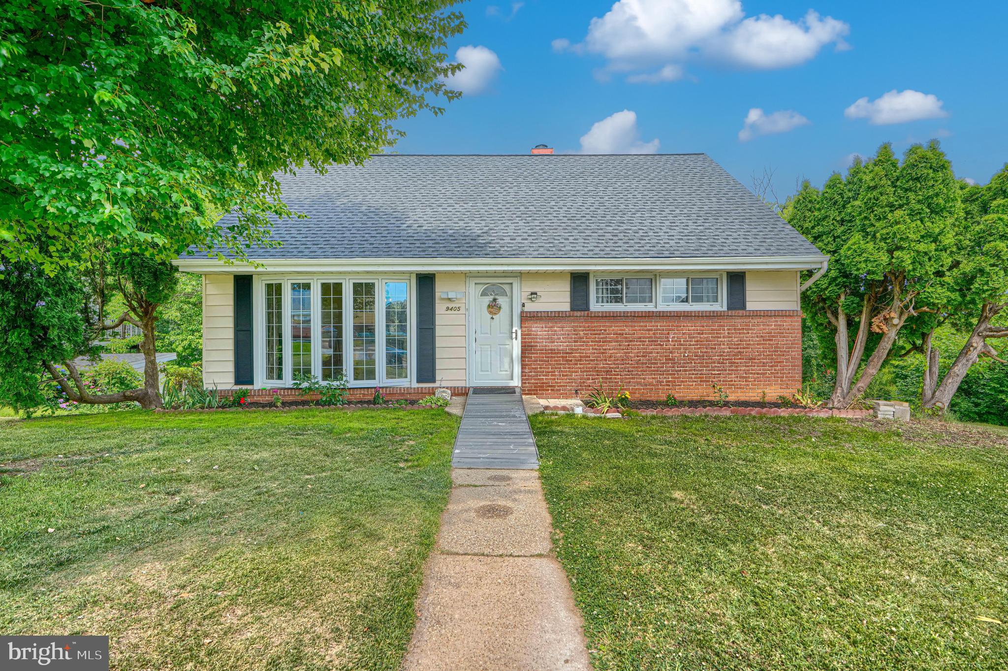 Beautifully updated 4-bedroom, 2-bath home located on a quiet cul-de-sac in a convenient location close to shopping, dining, major highways, and everyday amenities. Freshly painted throughout and featuring a brand-new roof, this move-in ready home offers an updated kitchen with stainless steel appliances, spacious living areas, and a functional layout. The home includes two bedrooms on the main level and two additional bedrooms on the upper level, providing flexibility for a variety of living arrangements. The walkout basement features tall ceilings and is partially finished, offering additional living space with plenty of room for storage or future customization. Don't miss this wonderful opportunity!