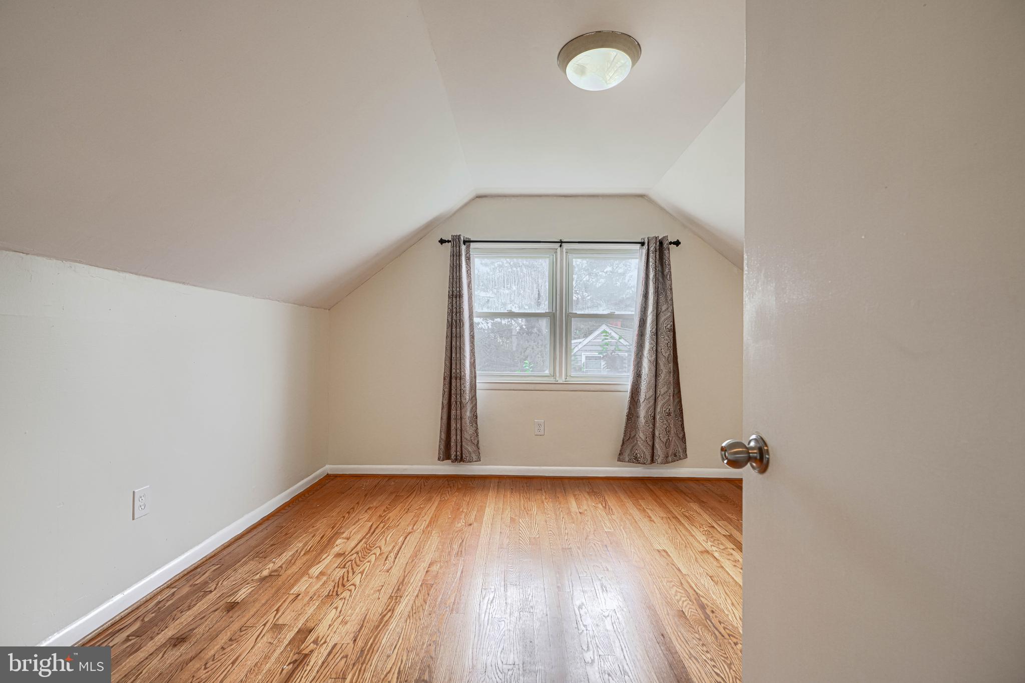 THORNEWOOD PARK - Residential
