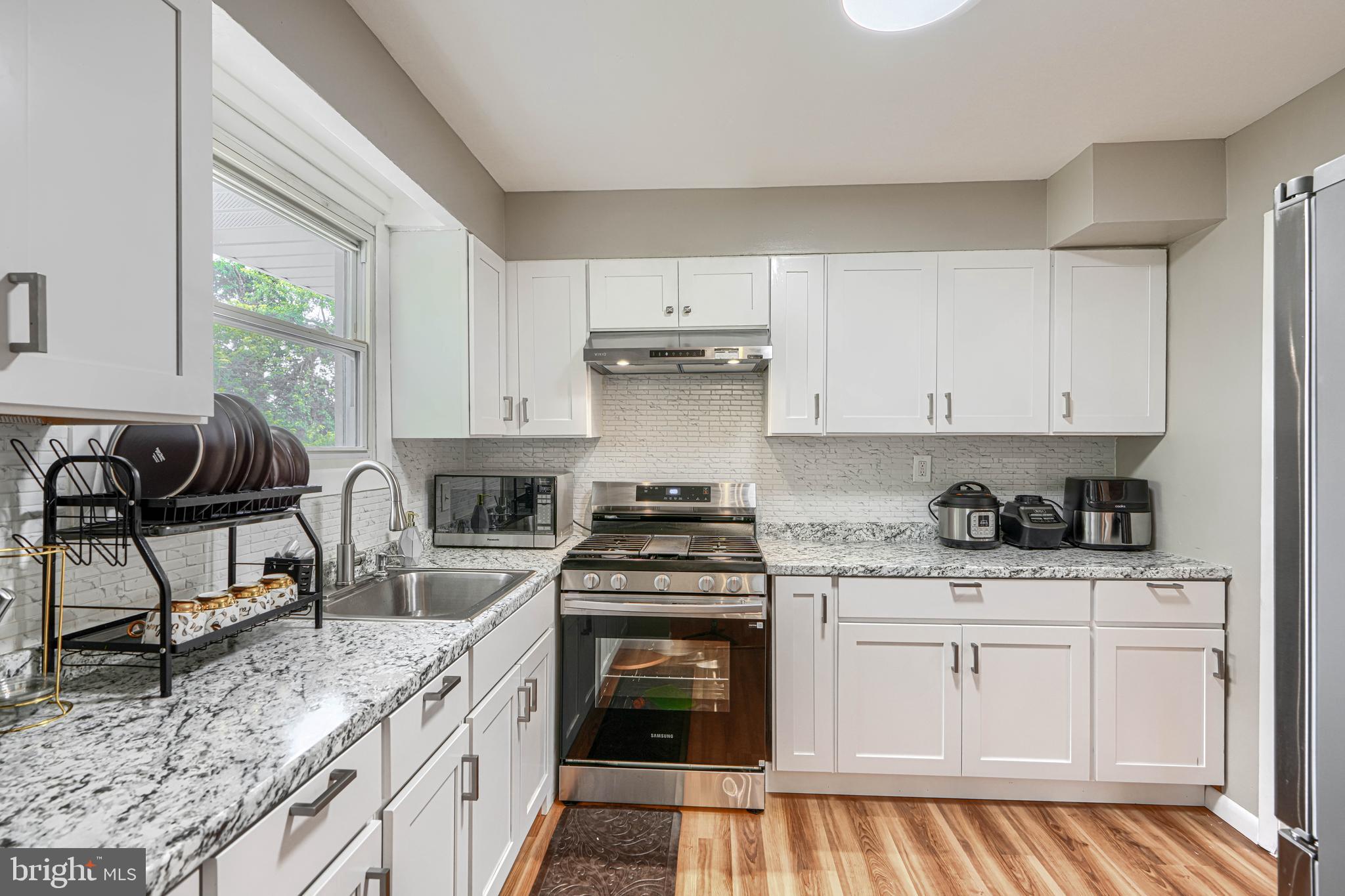 THORNEWOOD PARK - Residential