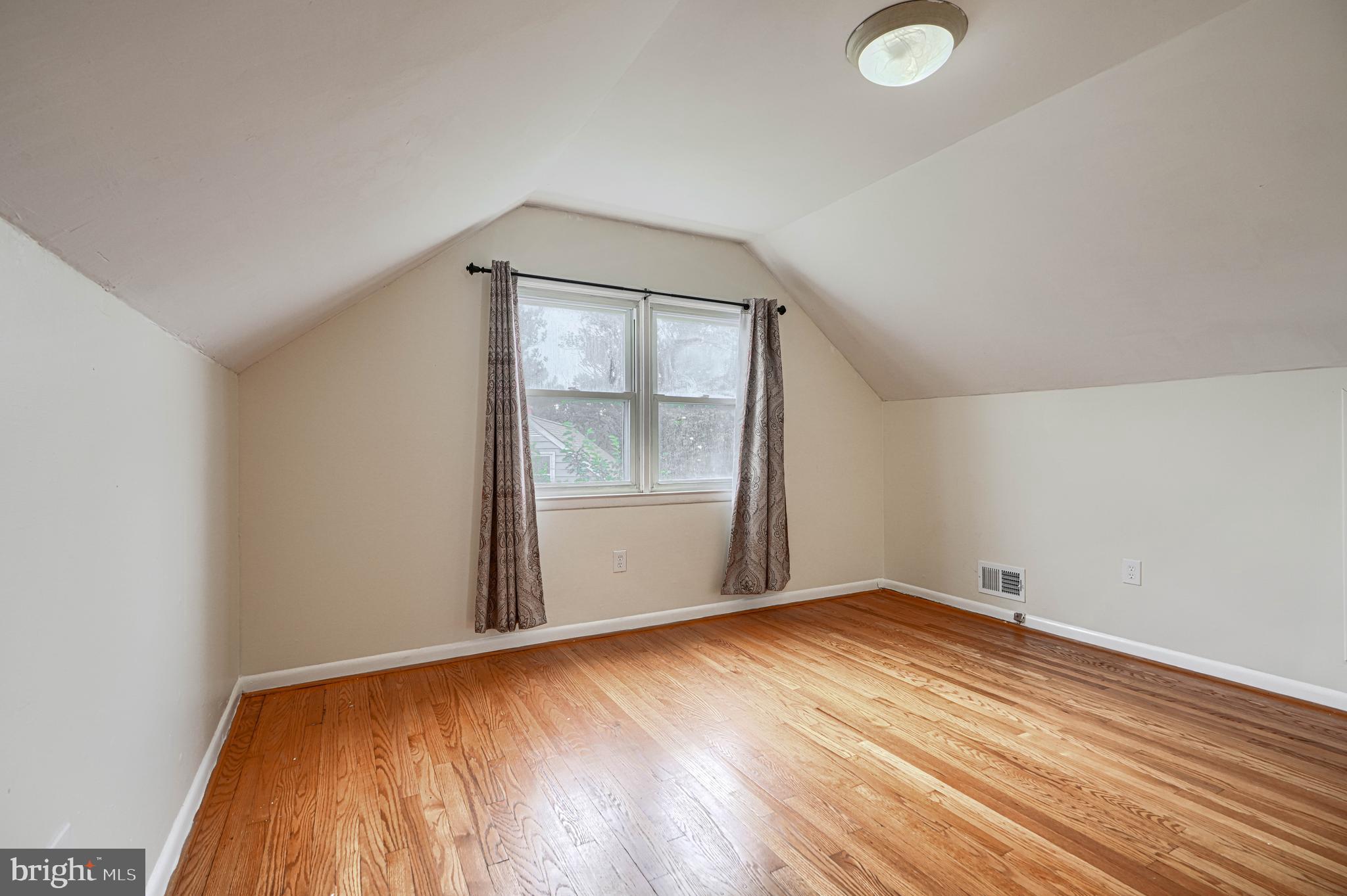 THORNEWOOD PARK - Residential