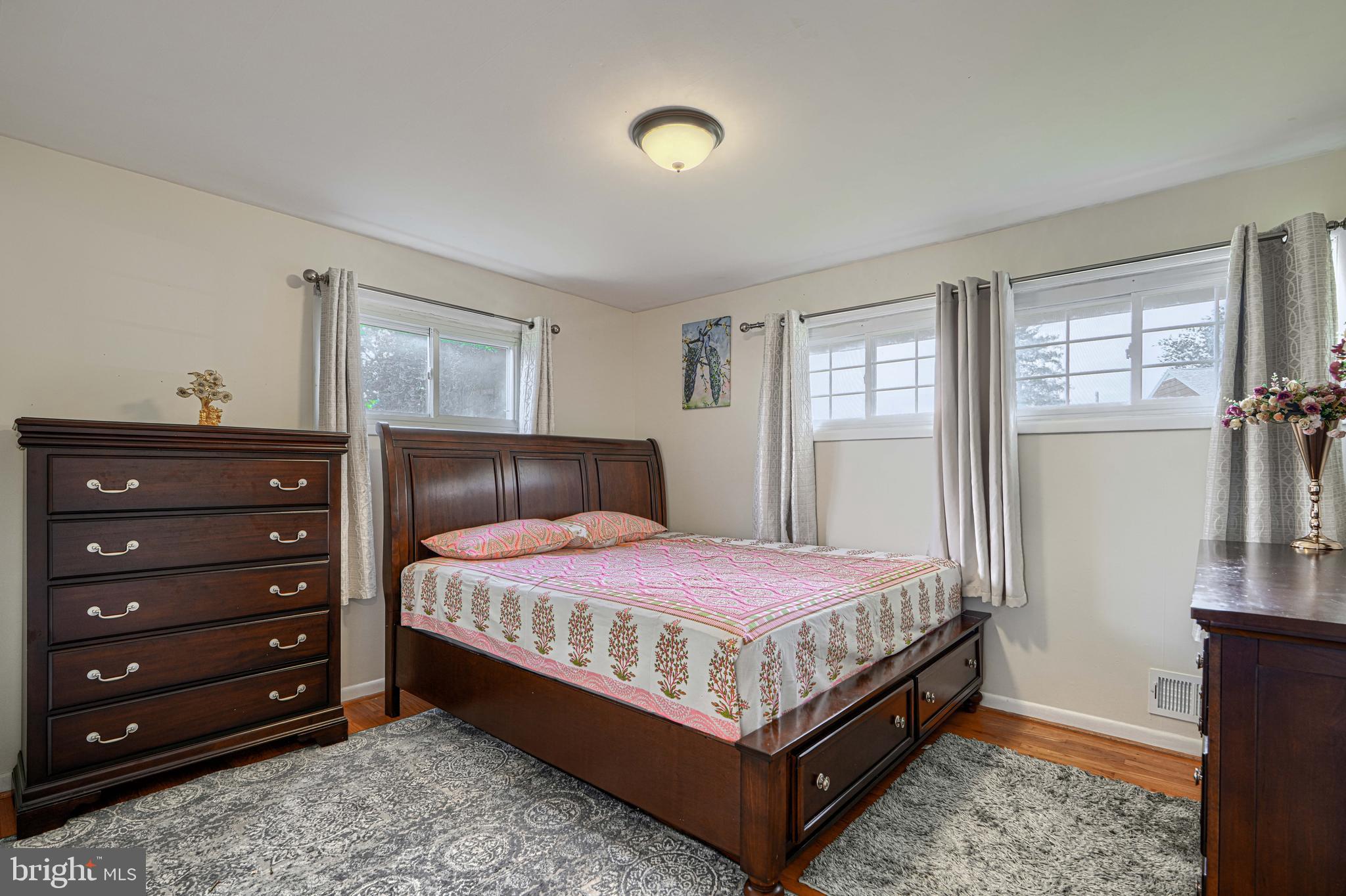THORNEWOOD PARK - Residential