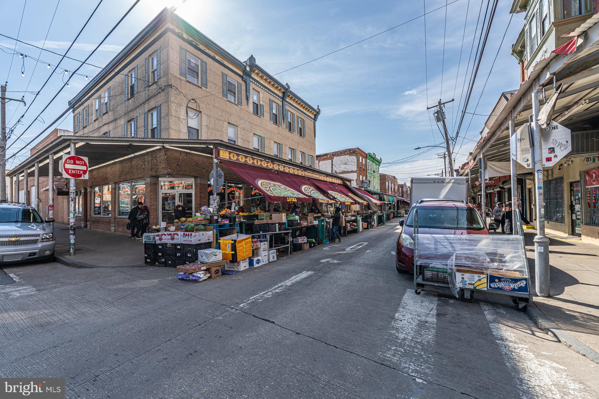 ITALIAN MARKET - Commercial Sale