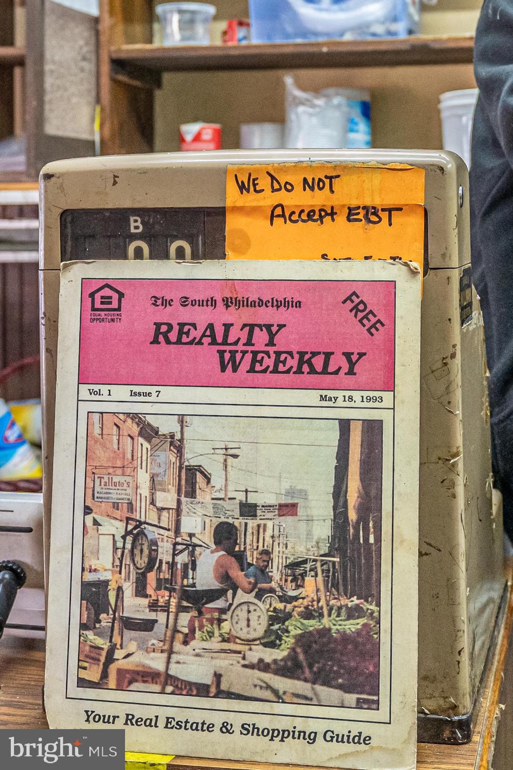 ITALIAN MARKET - Commercial Sale