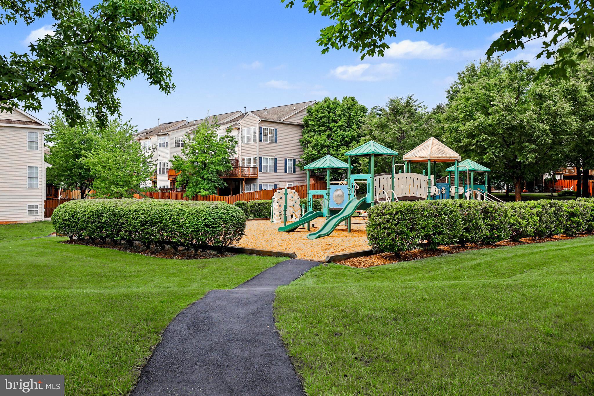 COLONNADE AT DULLES - Residential