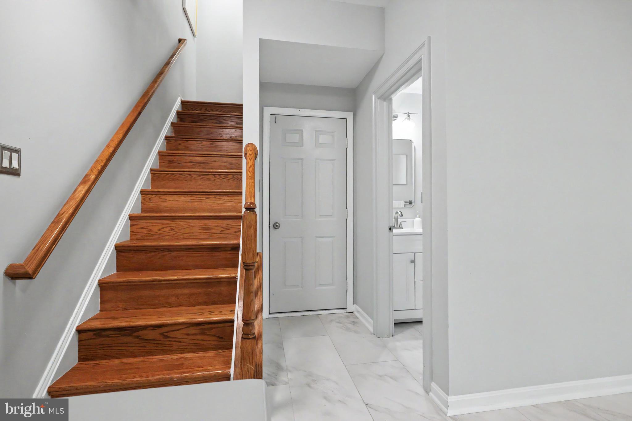 COLONNADE AT DULLES - Residential