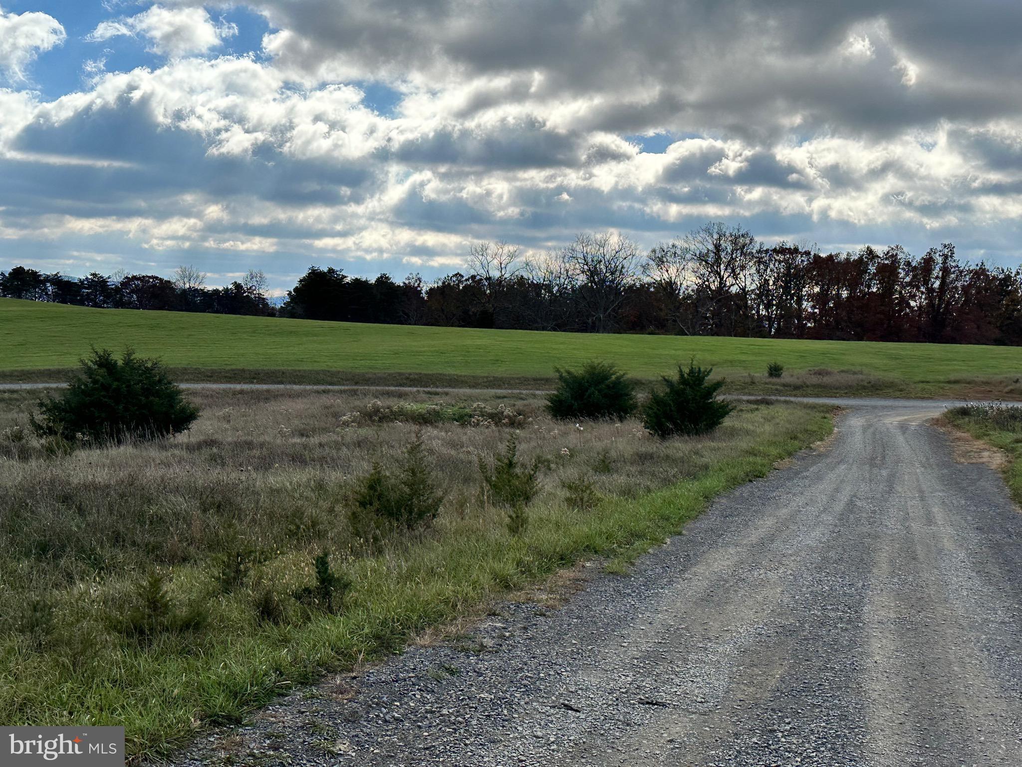 CEDAR LAKE - Land