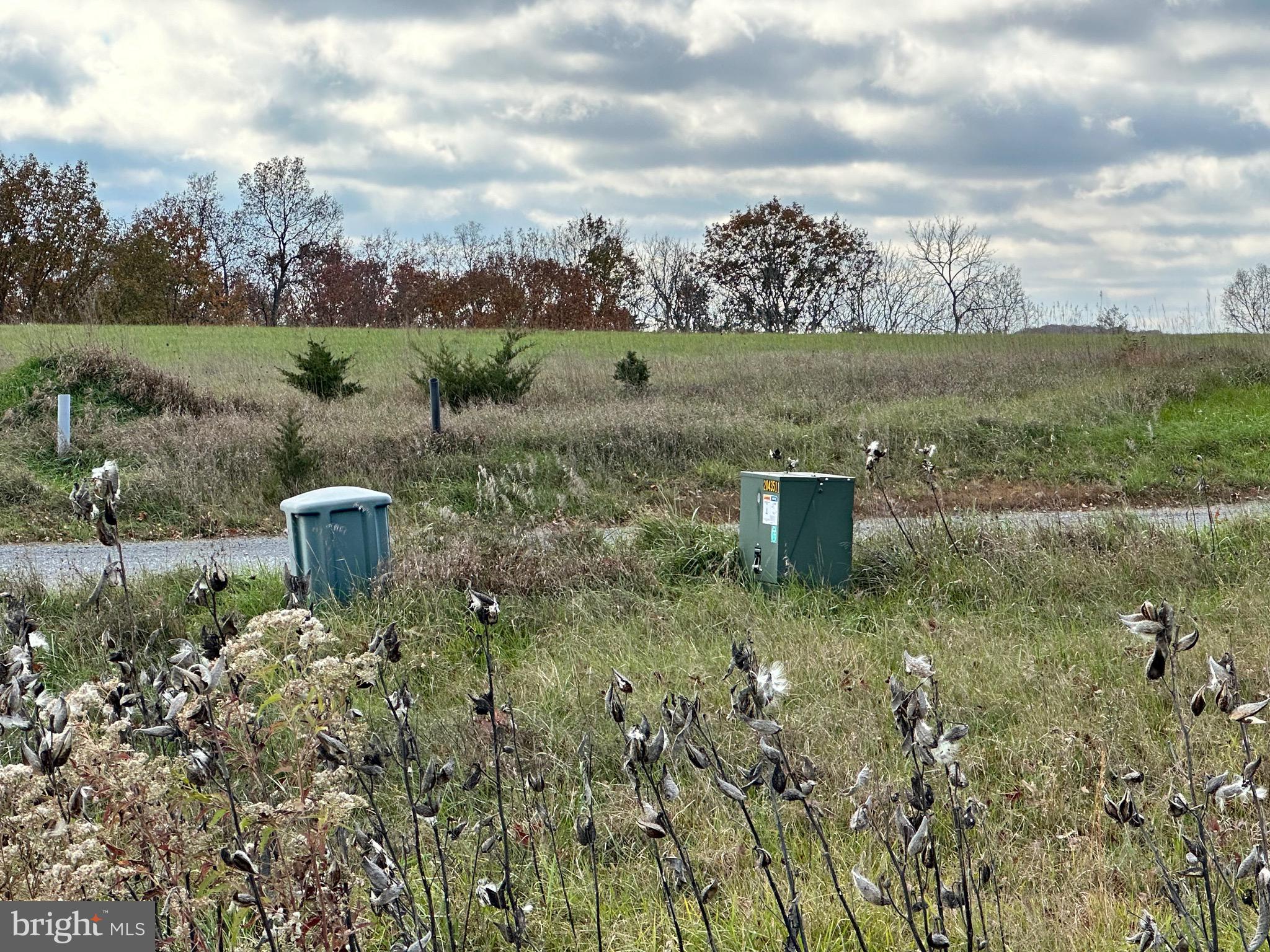 CEDAR LAKE - Land