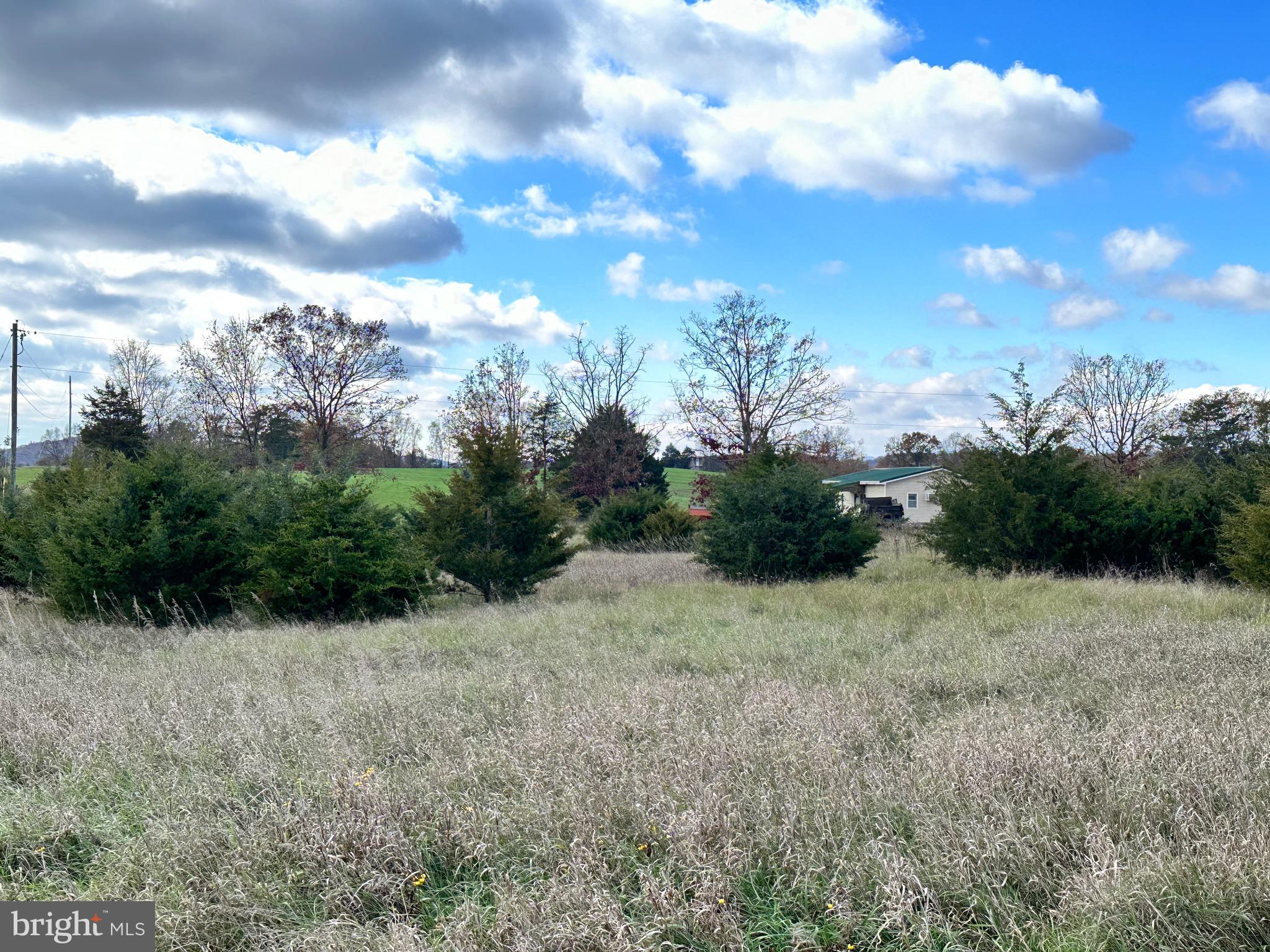CEDAR LAKE - Land