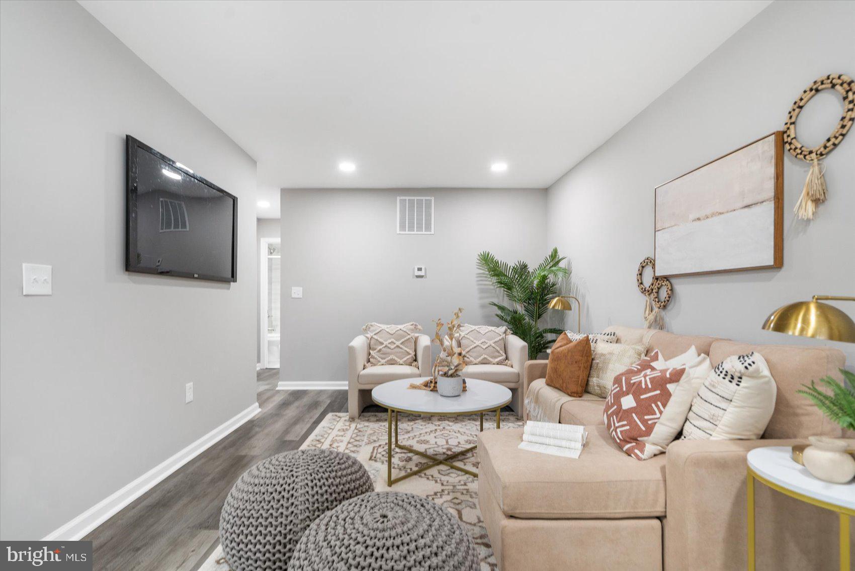 ELMWOOD - Residential