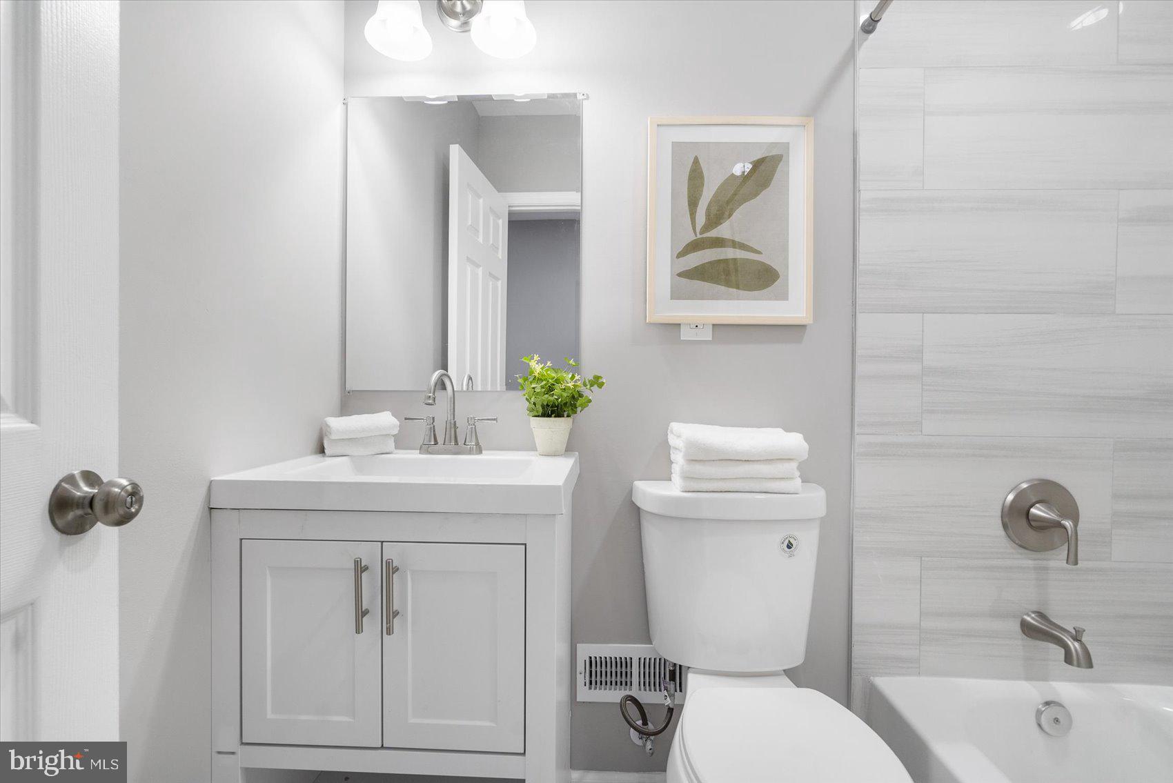 ELMWOOD - Residential