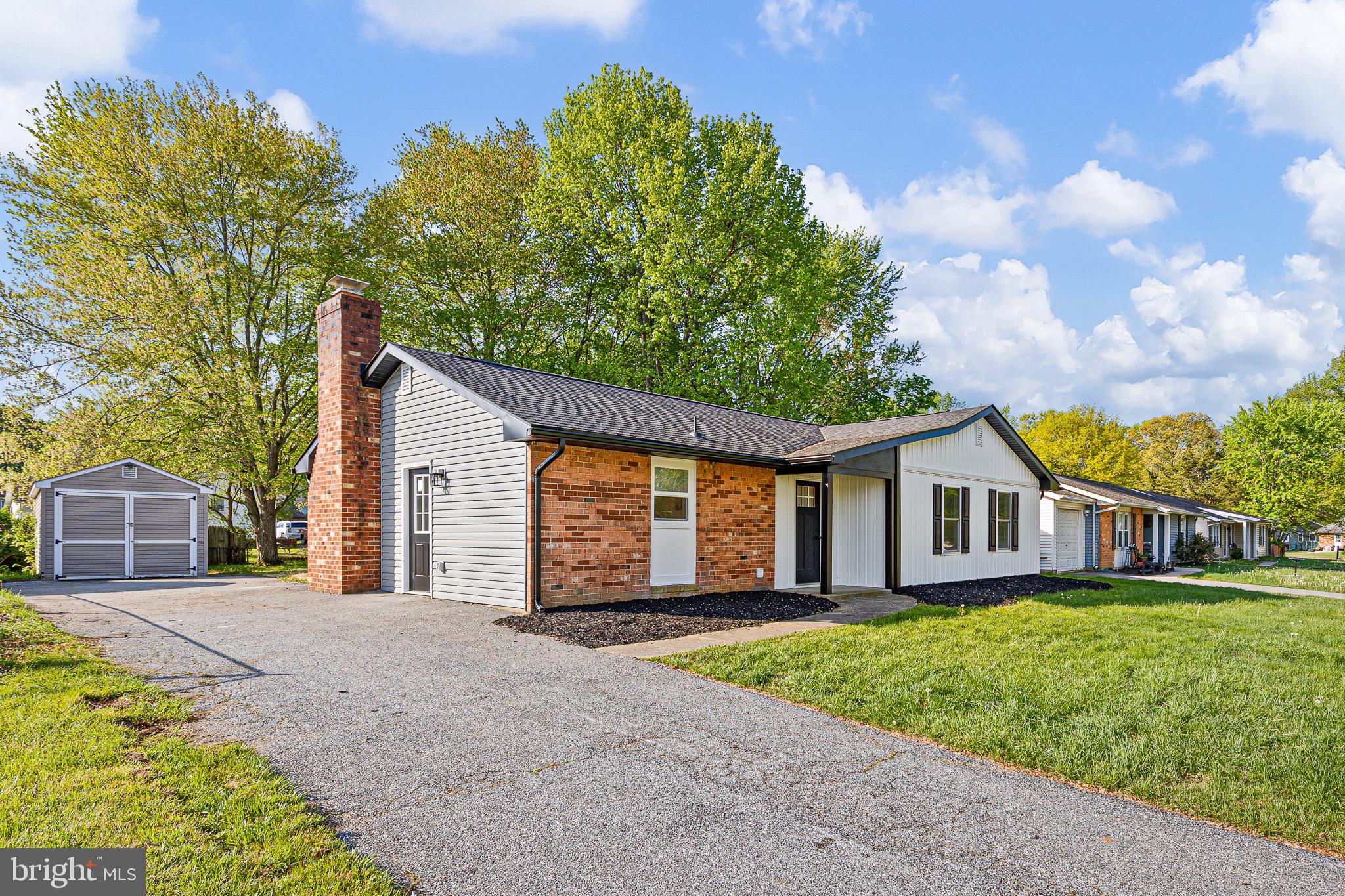BROOKBEND - Residential