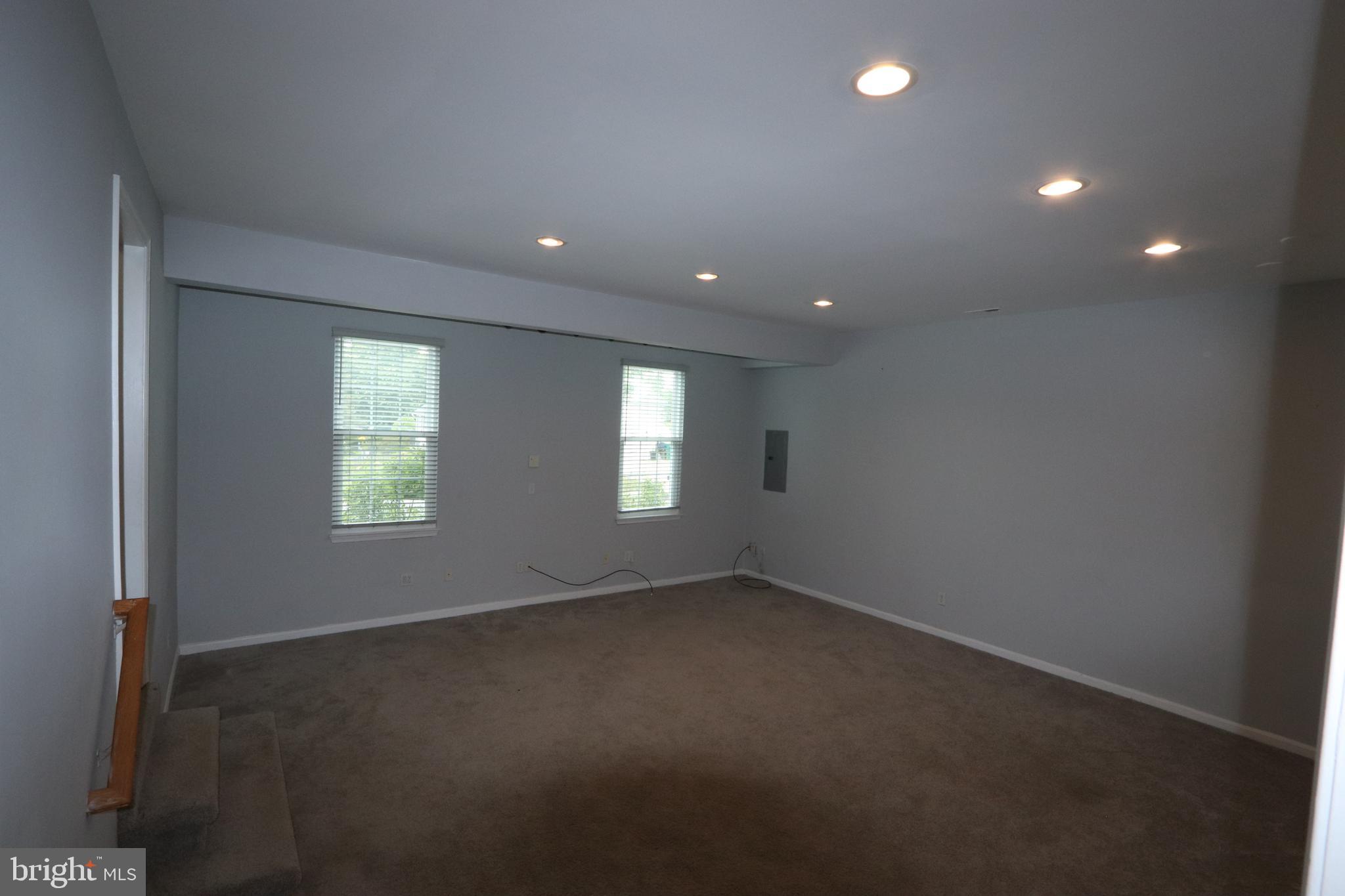 ROLLING MEADOWS SUB - Residential