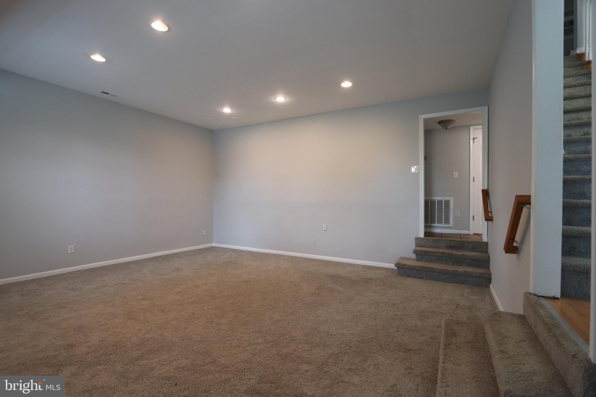 ROLLING MEADOWS SUB - Residential