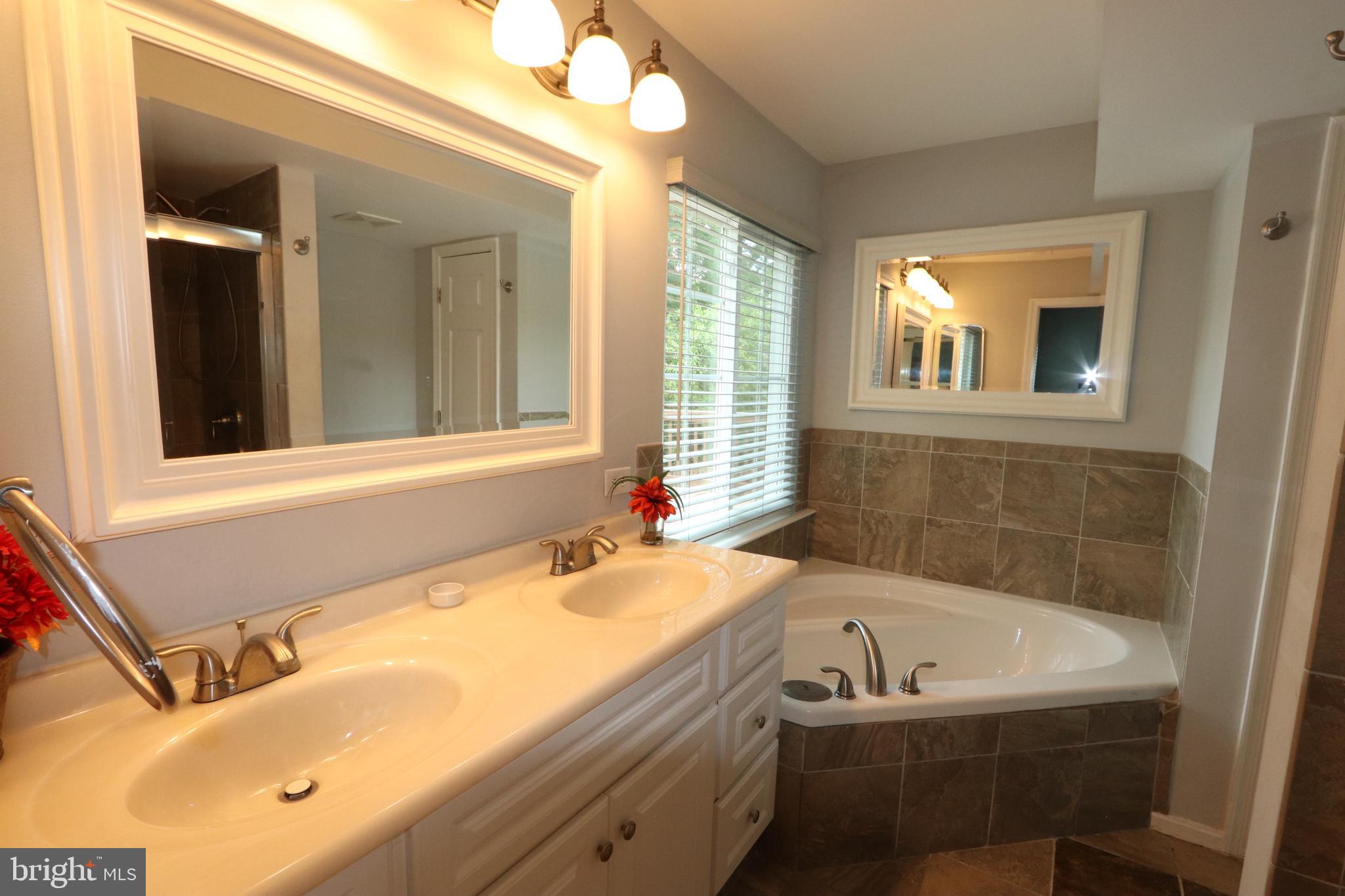 ROLLING MEADOWS SUB - Residential