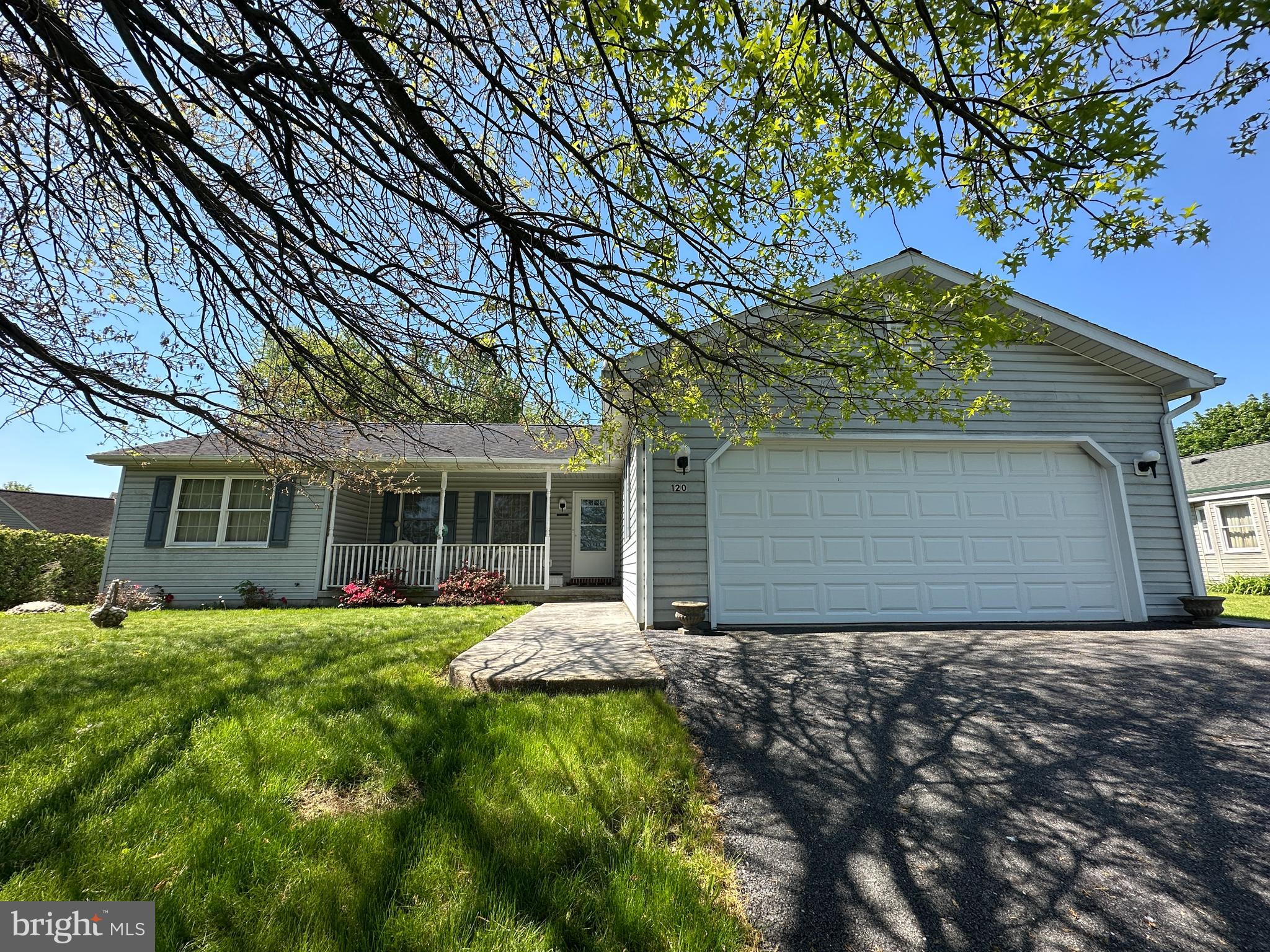 CHARMING RANCHER IN CHAMBERSBURG, PA! This home features 3 bedrooms and 2 full bathrooms, along with a comfortable layout that includes a living room, dining room, eat in kitchen, and convenient laundry area. The full unfinished basement provides ample storage space and additional potential. Outside, enjoy the convenience of an attached 2-car garage and spacious driveway. Ideally located just minutes from I-81, Route 11, and Route 30, and close to shopping, restaurants, and more, this home offers both comfort and convenience. Don’t miss your opportunity to make it your own! This property will be offered at auction on Tuesday, June 9, 2026, at 3:00PM. The List price in no way represents a minimum, starting, or acceptable bid.
