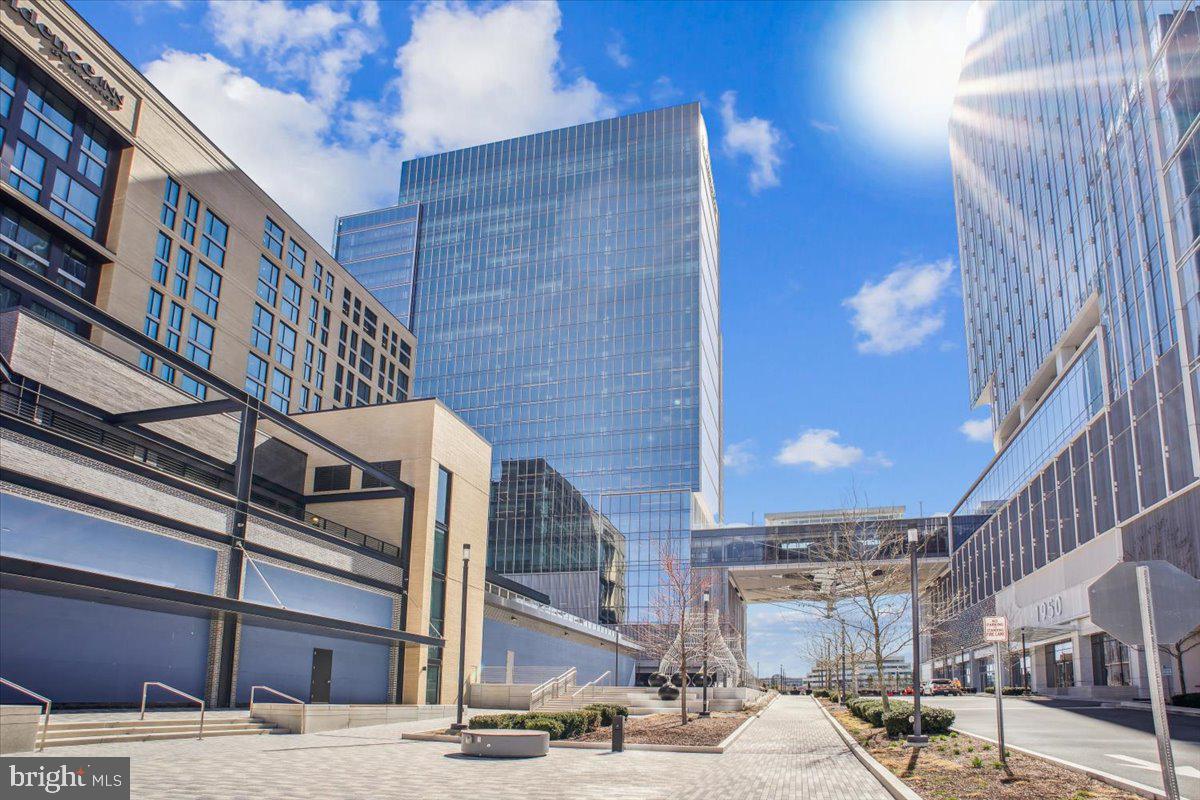 RESTON - Residential