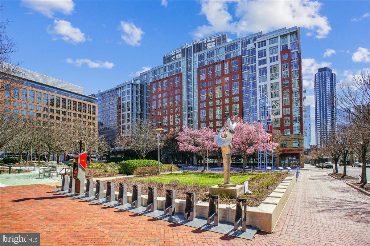 RESTON - Residential