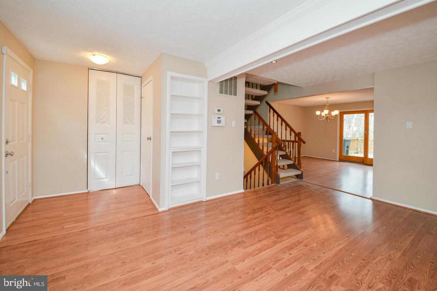 RESTON - Residential