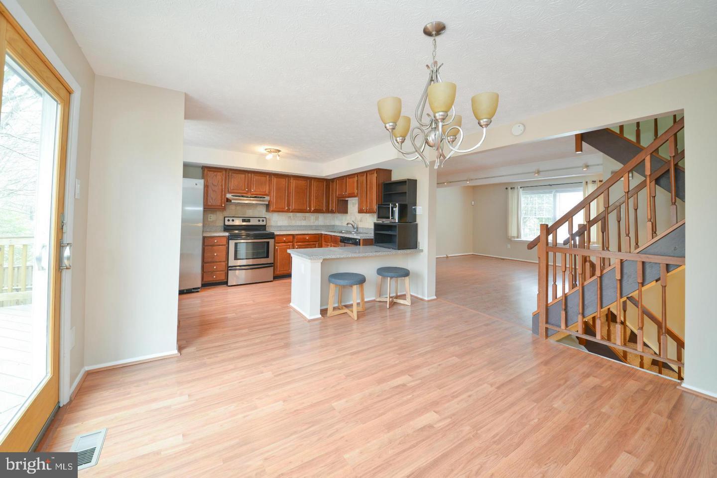 RESTON - Residential