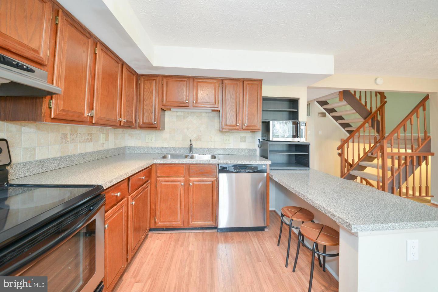 RESTON - Residential