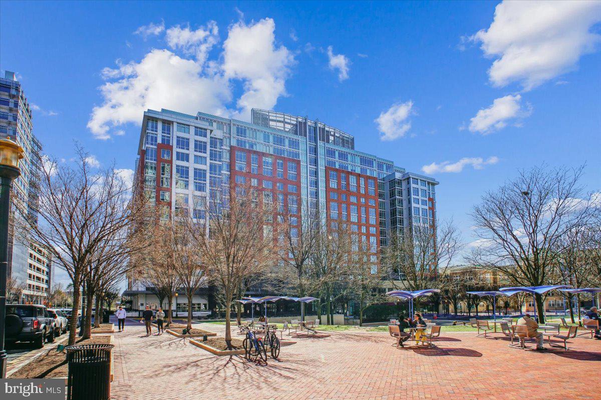 RESTON - Residential