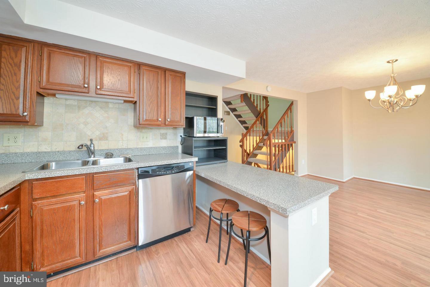 RESTON - Residential