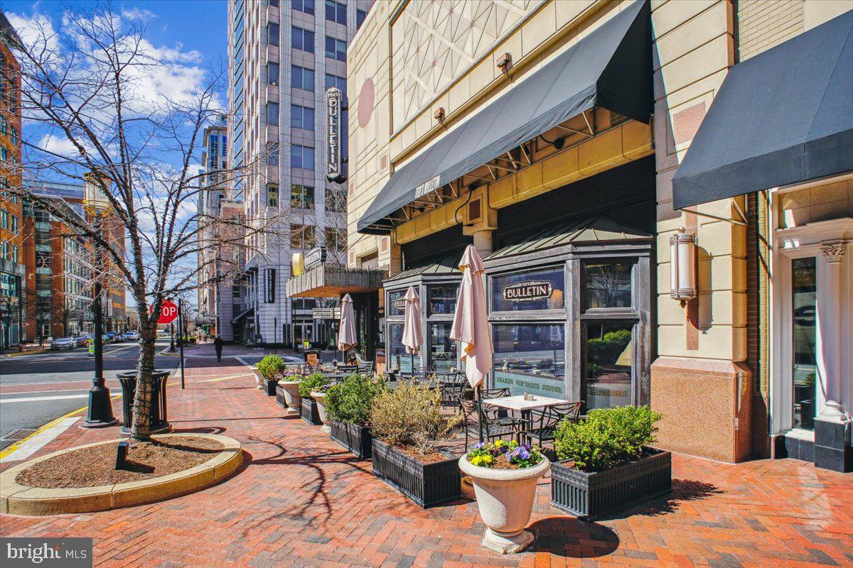 RESTON - Residential