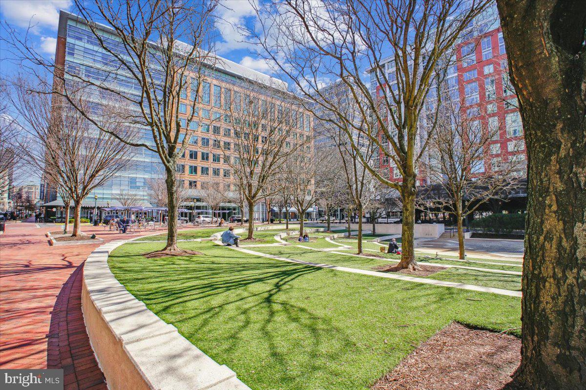 RESTON - Residential