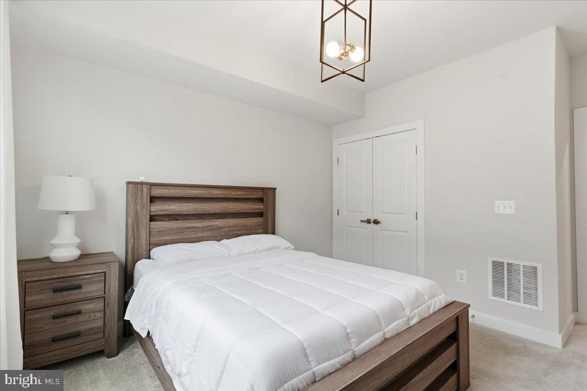POTOMAC SHORES - Residential