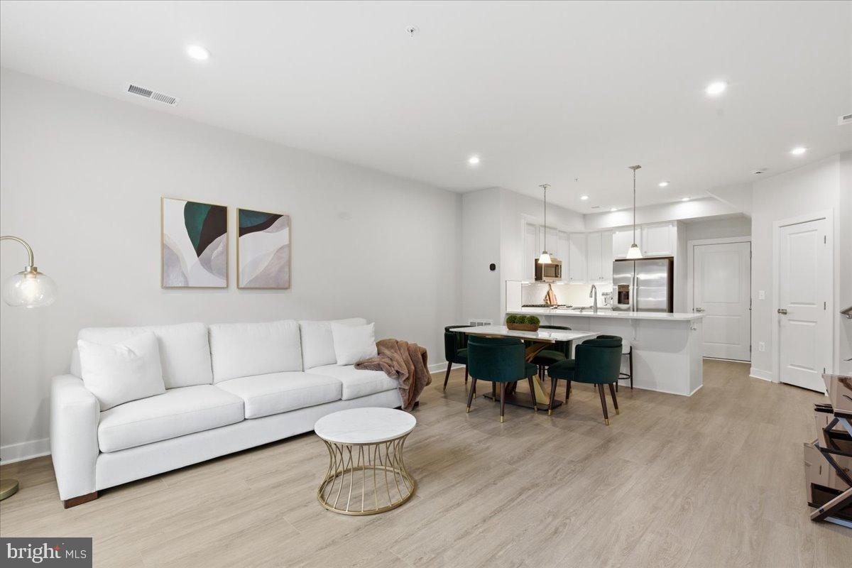 POTOMAC SHORES - Residential