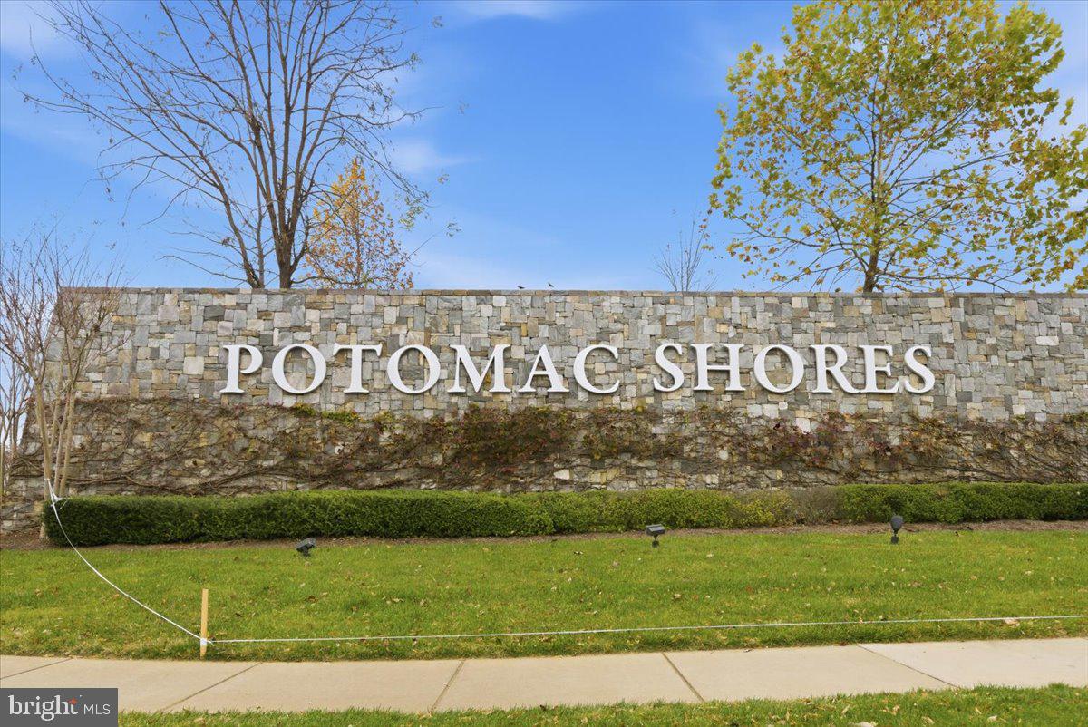 POTOMAC SHORES - Residential