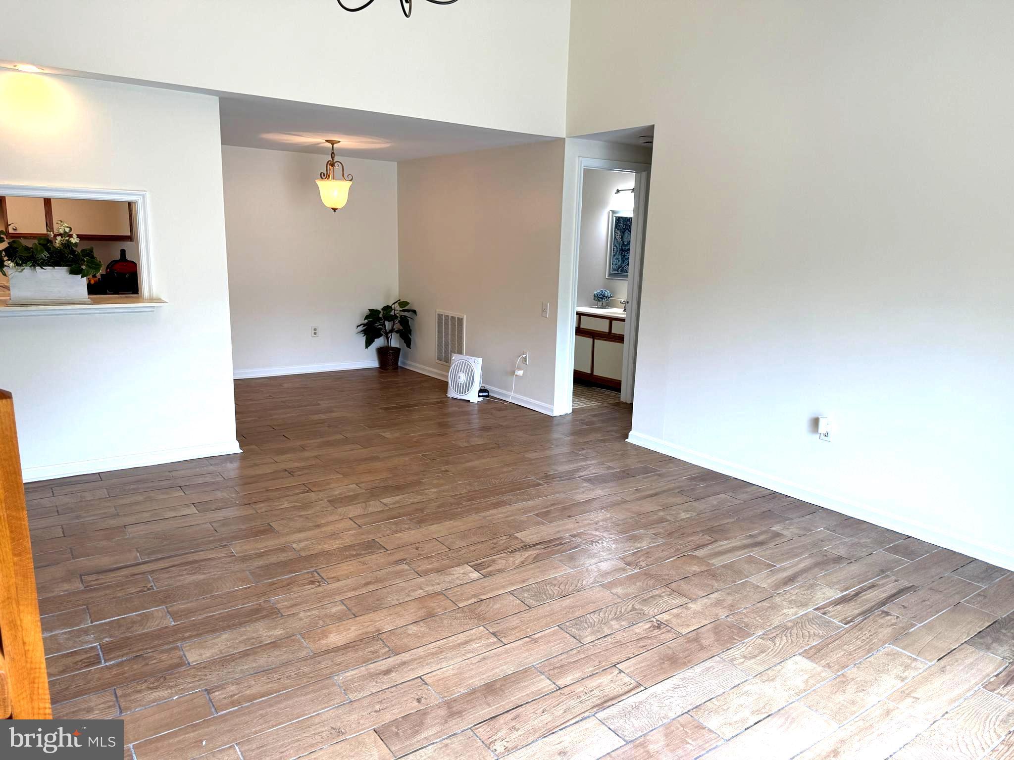 WOODLANDS NORTH - Residential