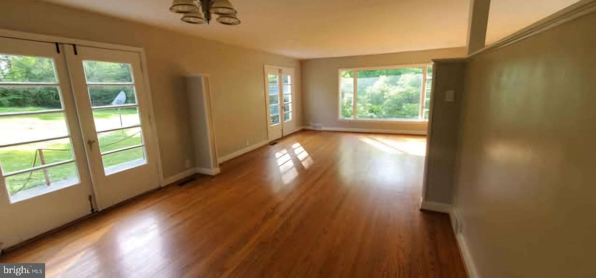 JOHNSTON WOODSTOCK - Residential