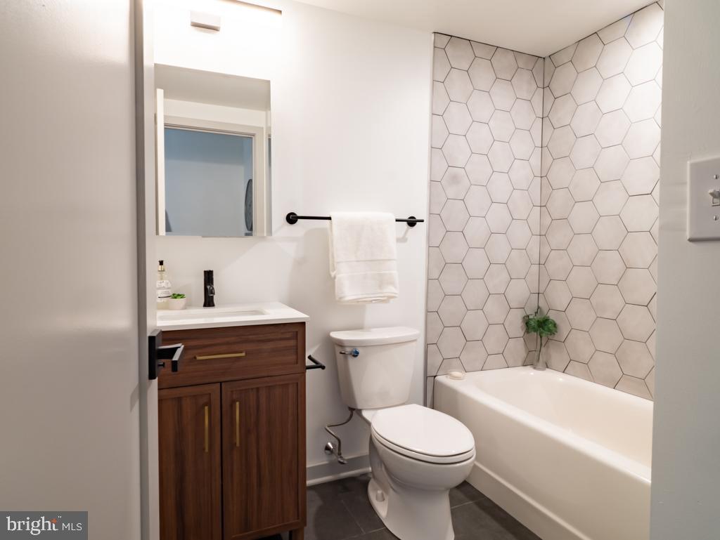 ROXBOROUGH - Residential Lease
