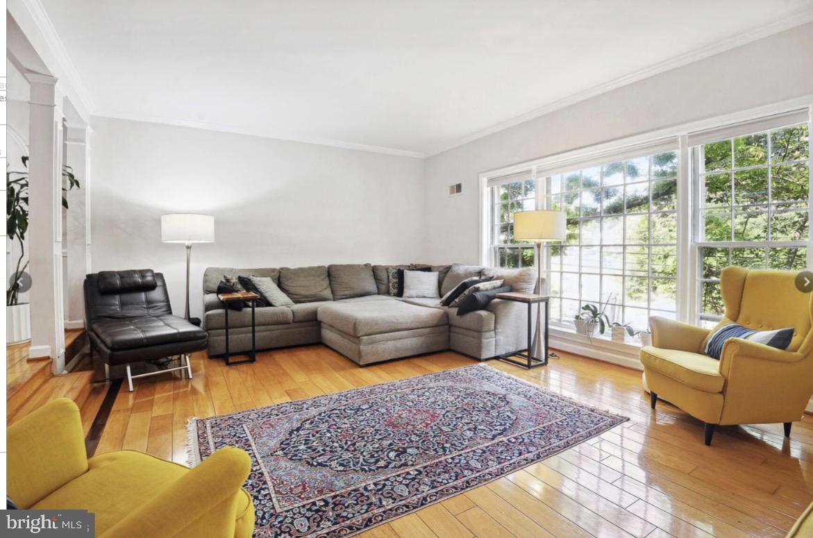 WESTBARD MEWS - Residential Lease