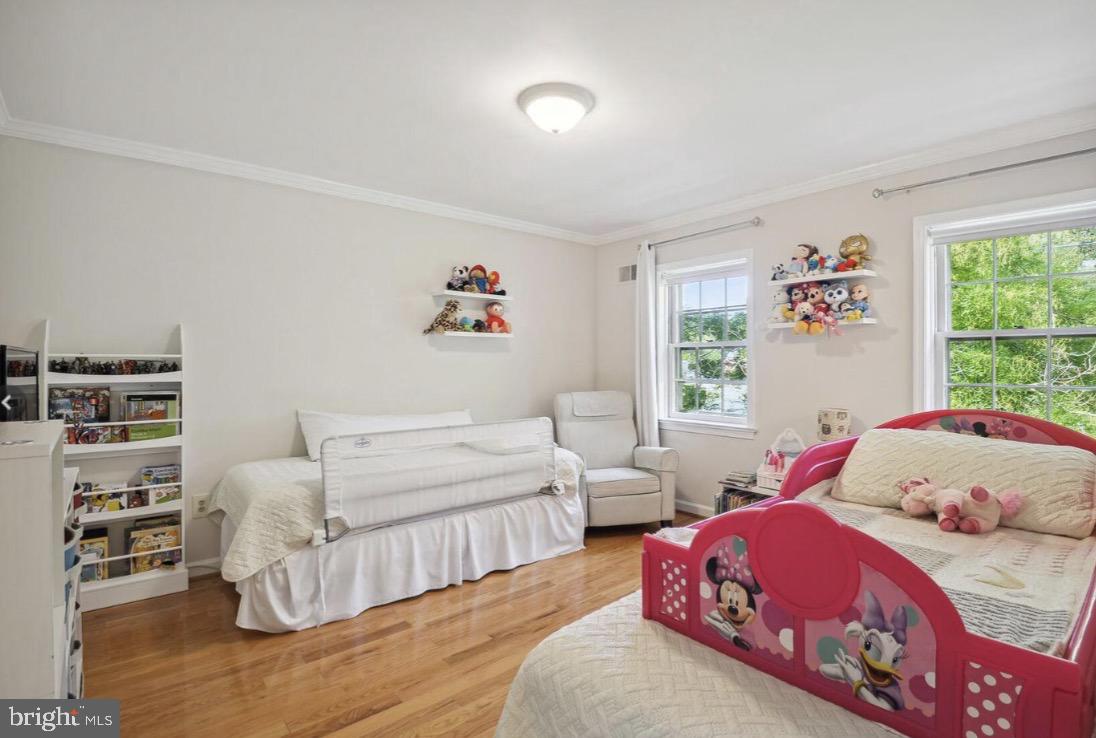 WESTBARD MEWS - Residential Lease