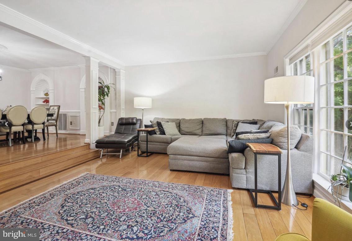 WESTBARD MEWS - Residential Lease
