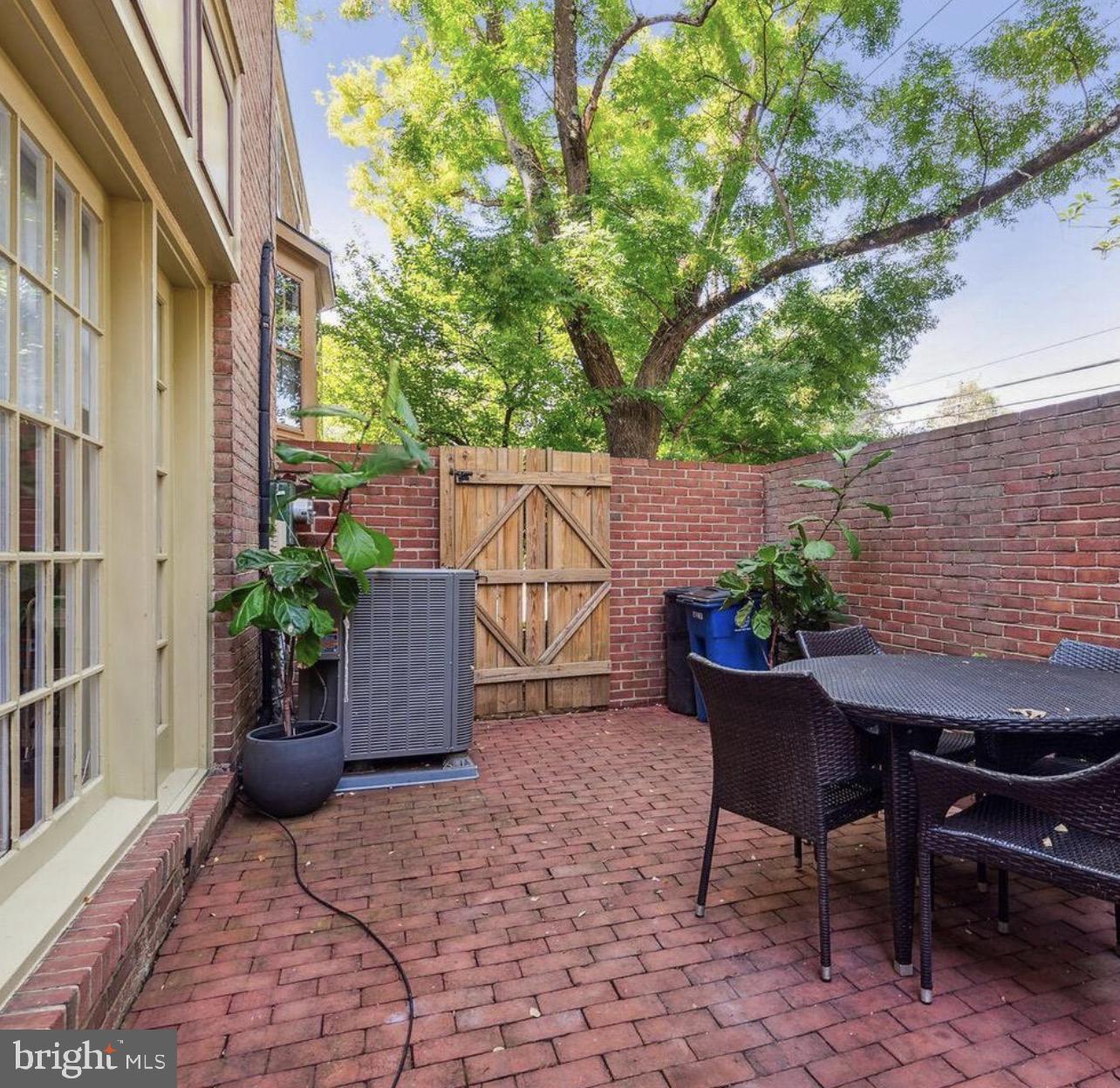 WESTBARD MEWS - Residential Lease