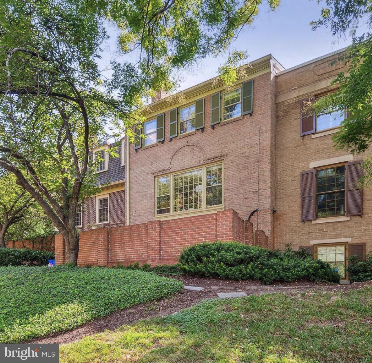 WESTBARD MEWS - Residential Lease