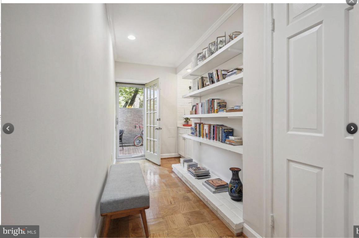 WESTBARD MEWS - Residential Lease