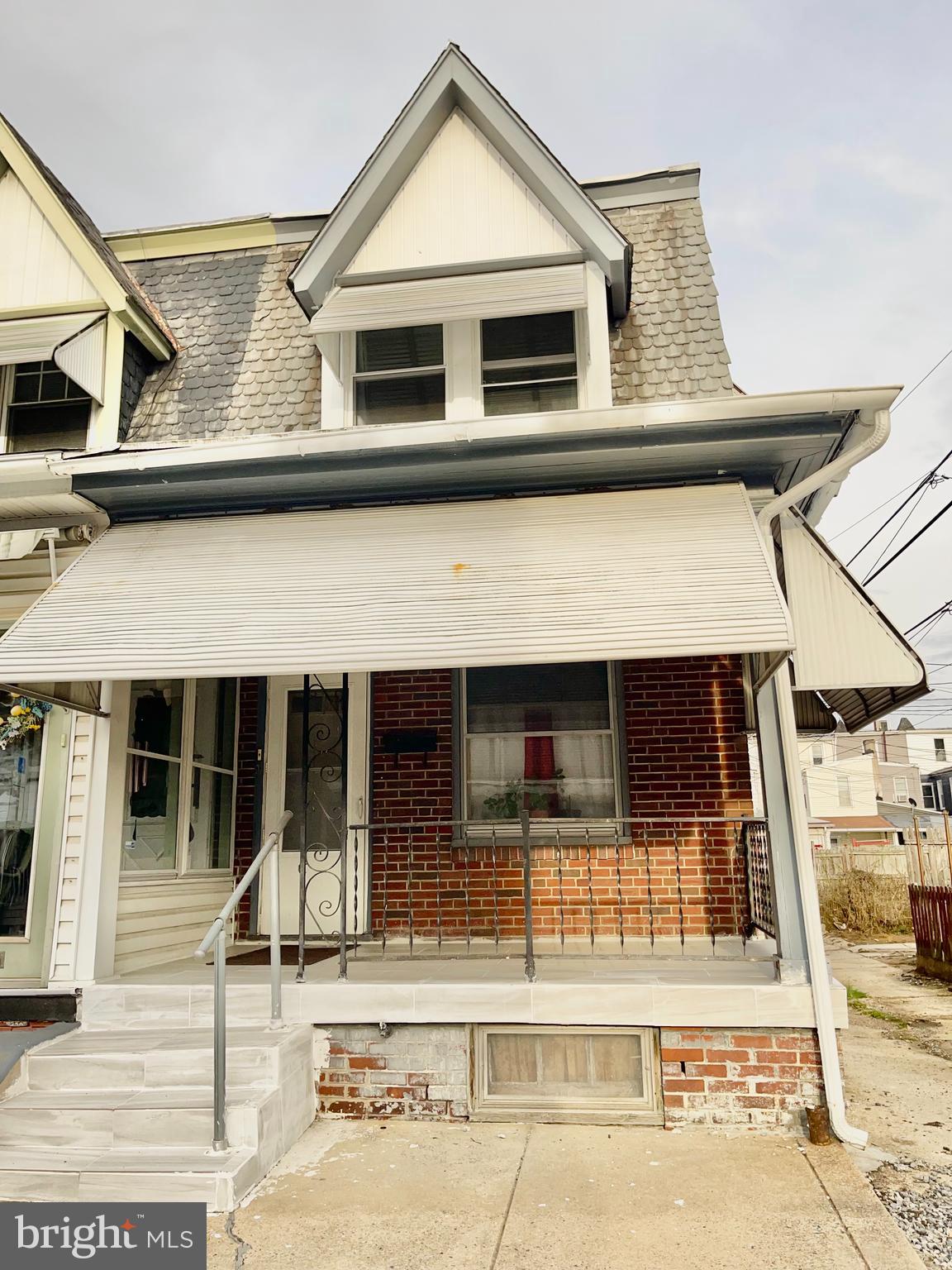 Welcome to this 3-bedroom, 2-bathroom home in Reading! This property offers spacious living areas, off-street parking, and a convenient location near shops, schools, and major roads. Don’t miss this great opportunity—schedule a tour today!