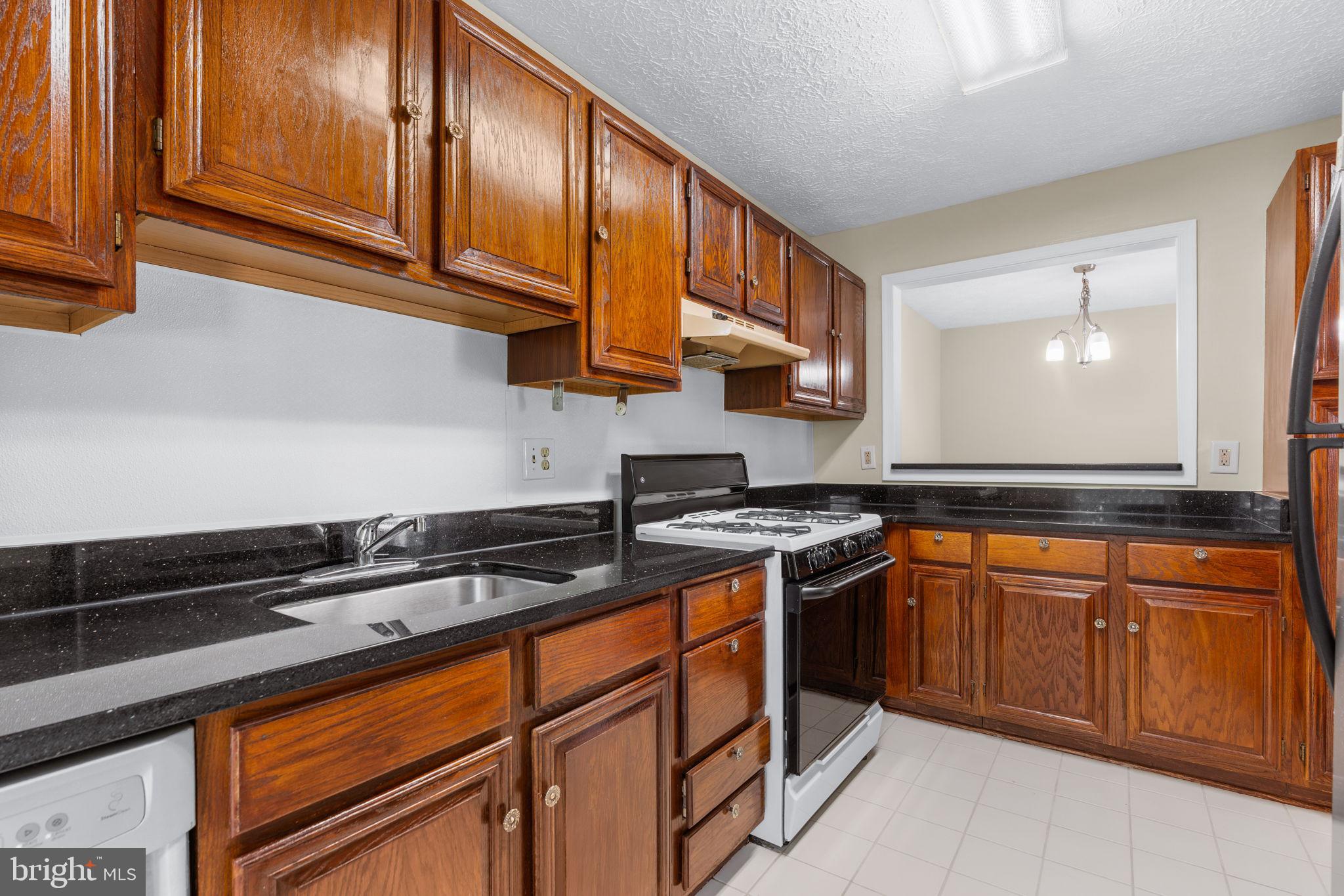 VININGS CONDO - Residential