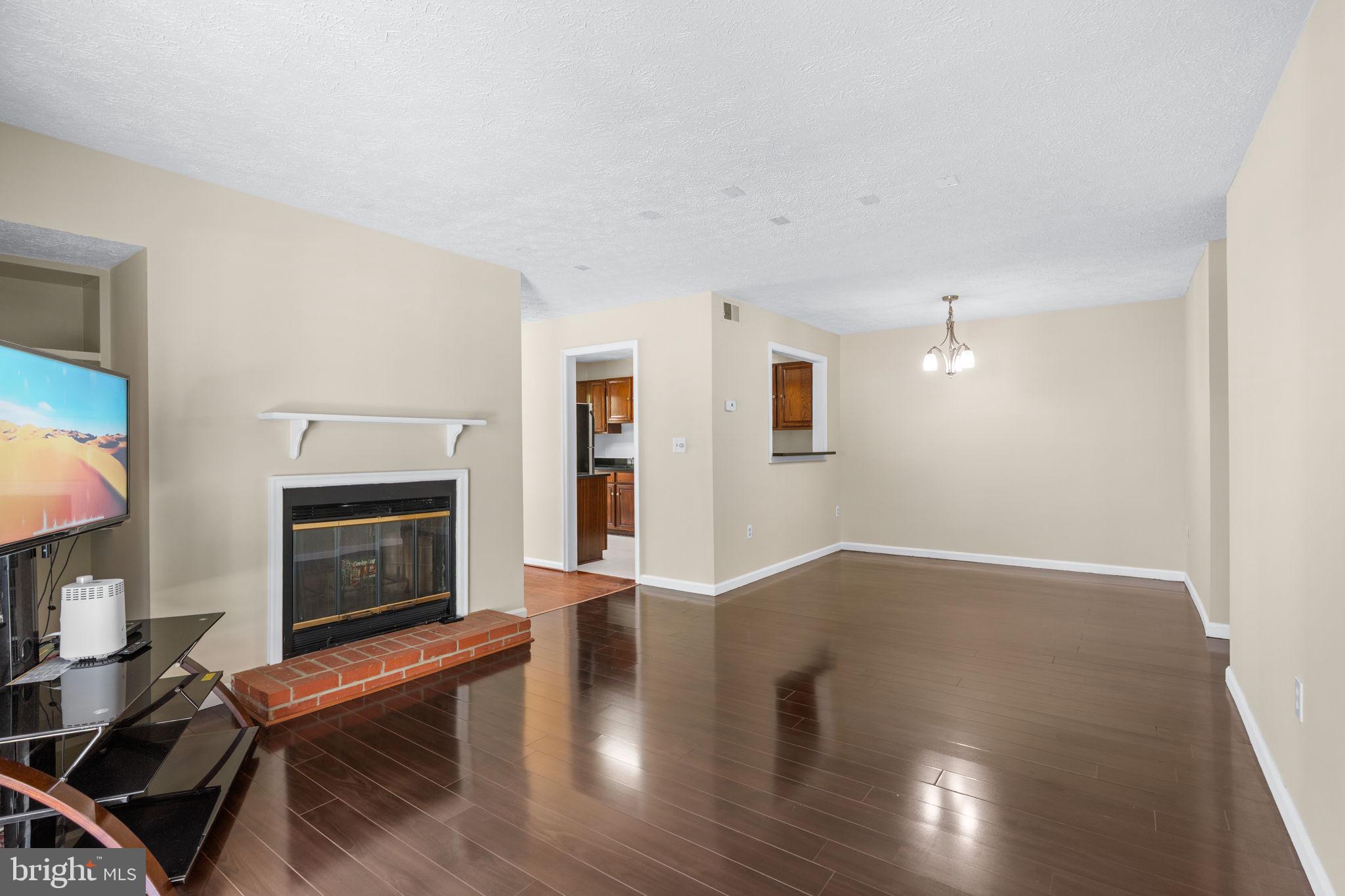 VININGS CONDO - Residential