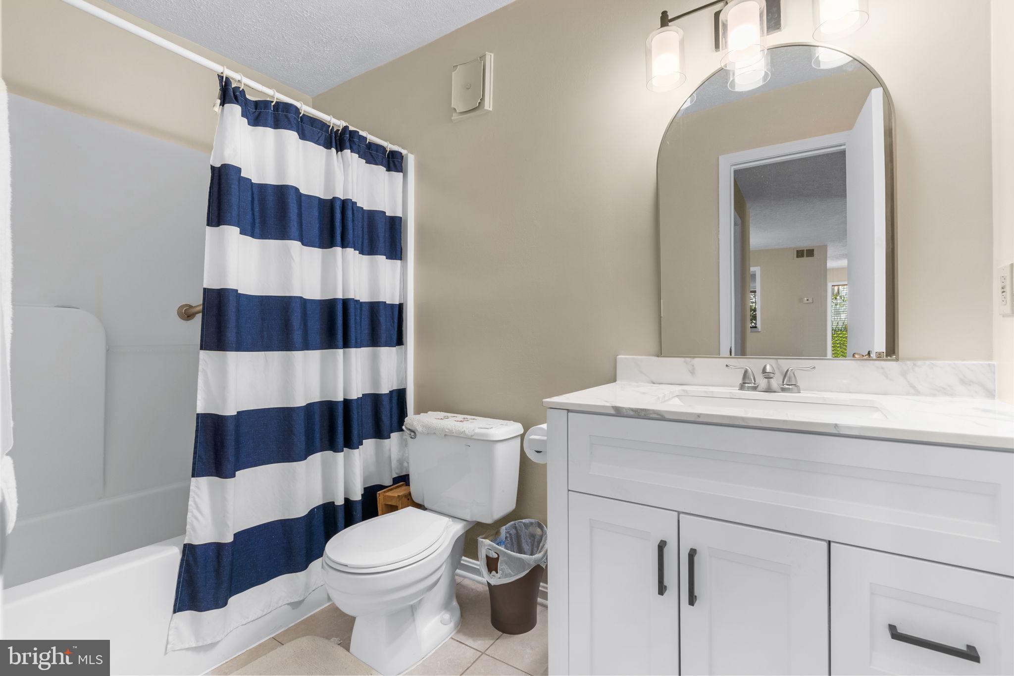 VININGS CONDO - Residential