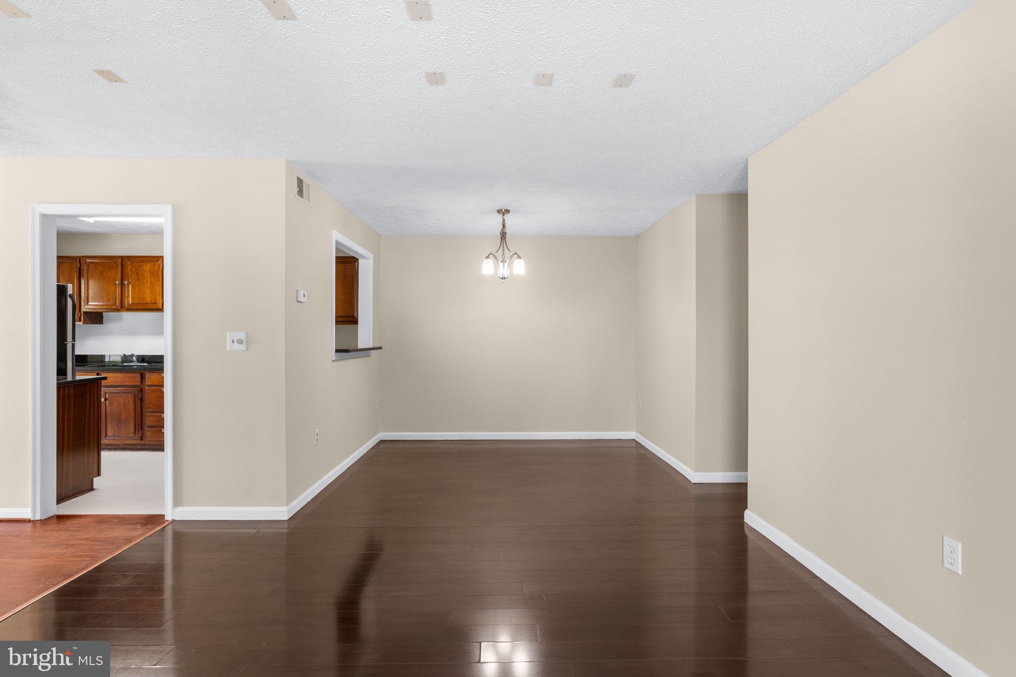 VININGS CONDO - Residential