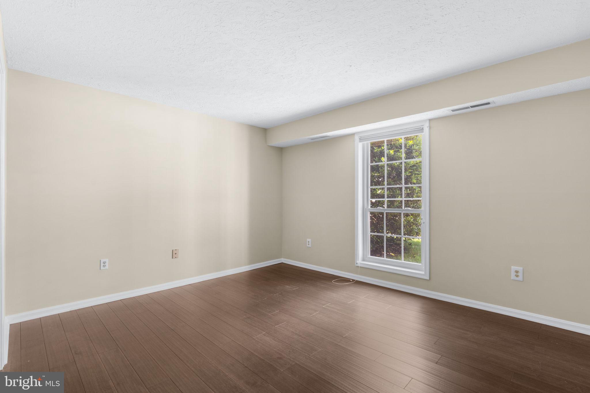 VININGS CONDO - Residential