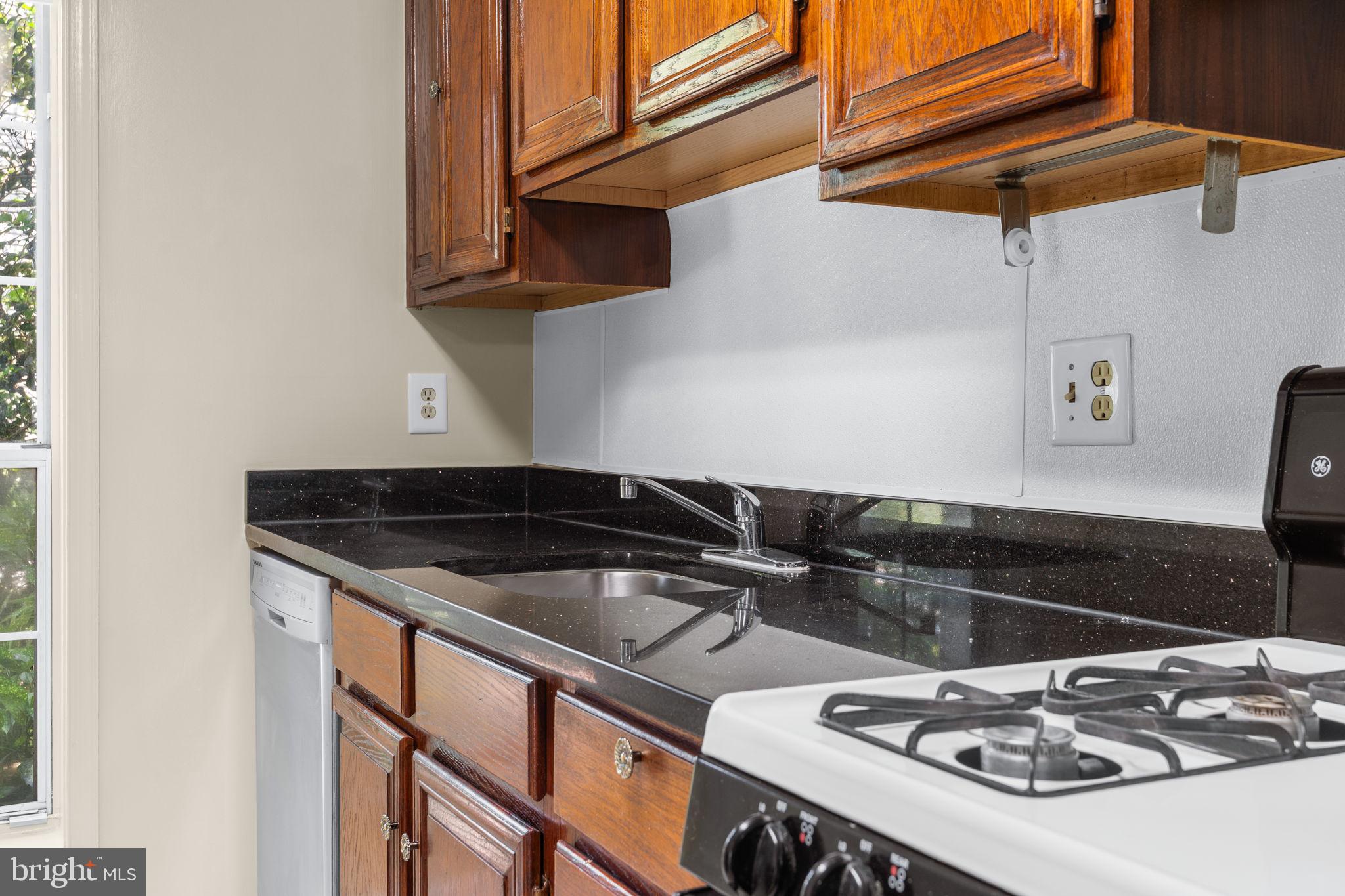VININGS CONDO - Residential