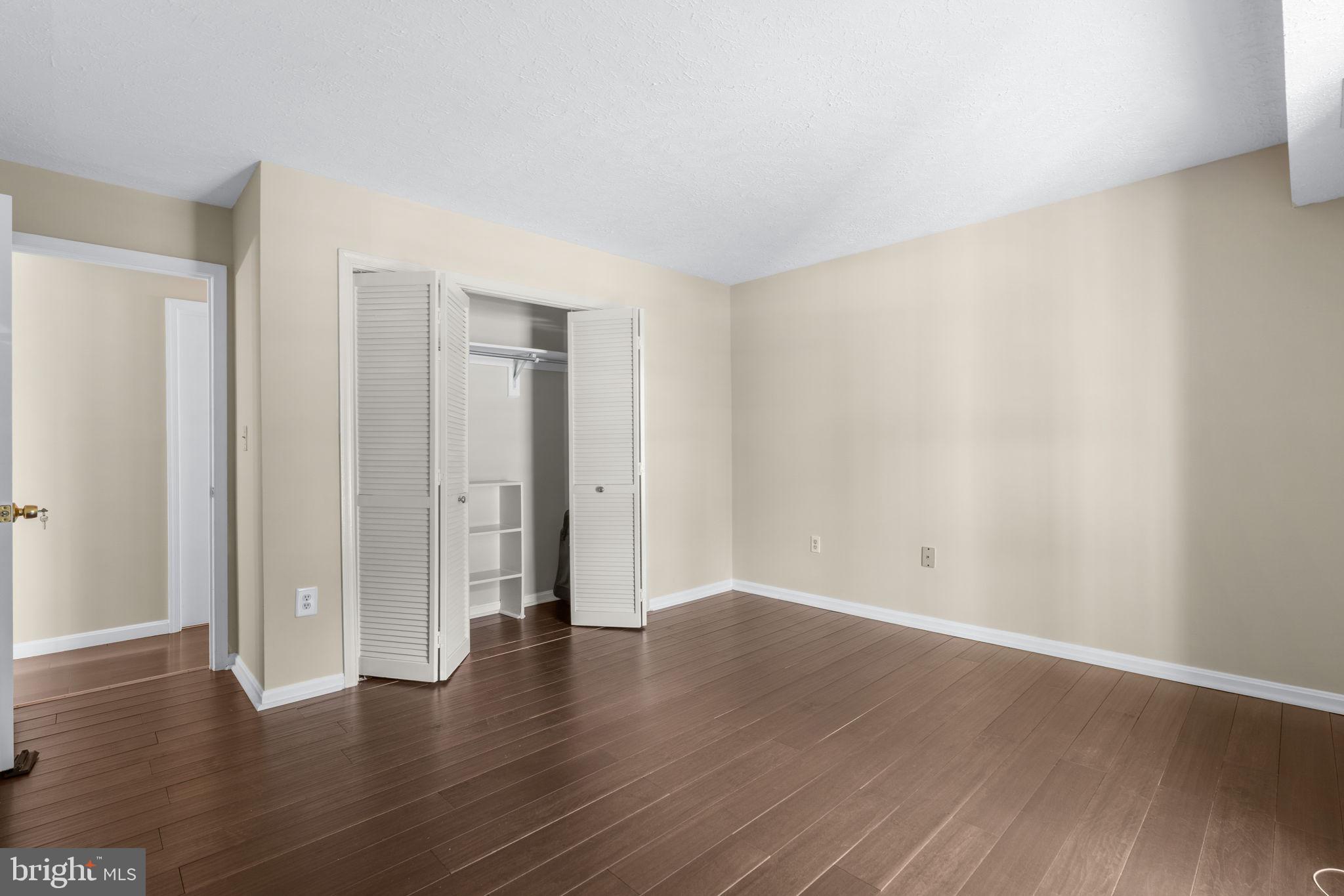 VININGS CONDO - Residential
